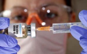 Deal της Ελλάδας με την AstraZeneca για το εμβόλιο του κορονοϊού: Πληροφορίες ότι έκλεισε συμφωνία για 3