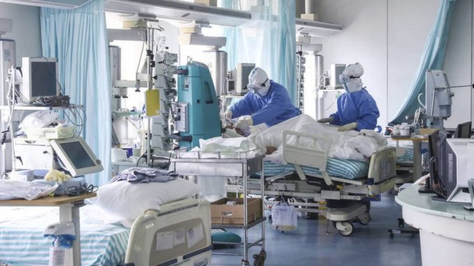 Κορονοϊός: Αυξάνονται οι κλίνες ΜΕΘ στην Αττική – Σε ποια νοσοκομεία ανοίγουν