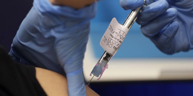 Κορωνοϊός: Η Ευρωπαϊκή Επιτροπή «σφράγισε» τη δεύτερη συμφωνία για εμβόλια κατά του κορωνοϊού