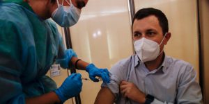 Κορωνοϊός: Η Τουρκία θα αγοράσει 20 εκατ. δόσεις εμβολίου από την Κίνα -Συνομιλίες με την Pfizer