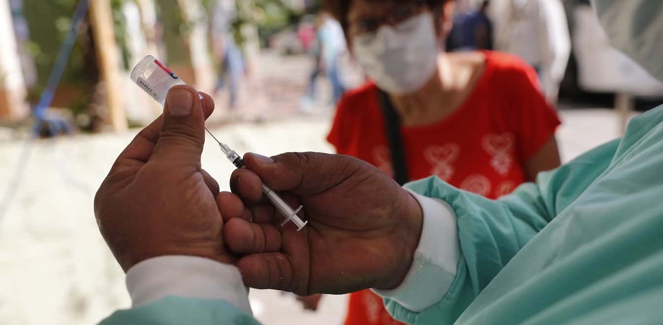 Κορονοϊός: Φοβίζει ο συνδυασμός με τη γρίπη - Νωρίτερα φέτος οι εμβολιασμοί