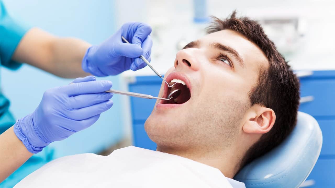 Τι αλλάζει στις οδοντιατρικές πράξεις μετά την άρση των μέτρων