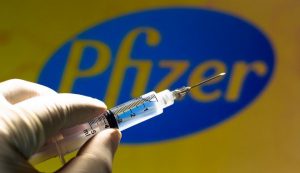Εμβόλιο κορονοϊού Pfizer: 300 εκατομμύρια επιπλέον δόσεις εξασφάλισε η ΕΕ