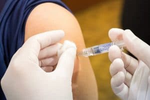 Προχωρά το εμβόλιο της Pfizer κατά του COVID-19