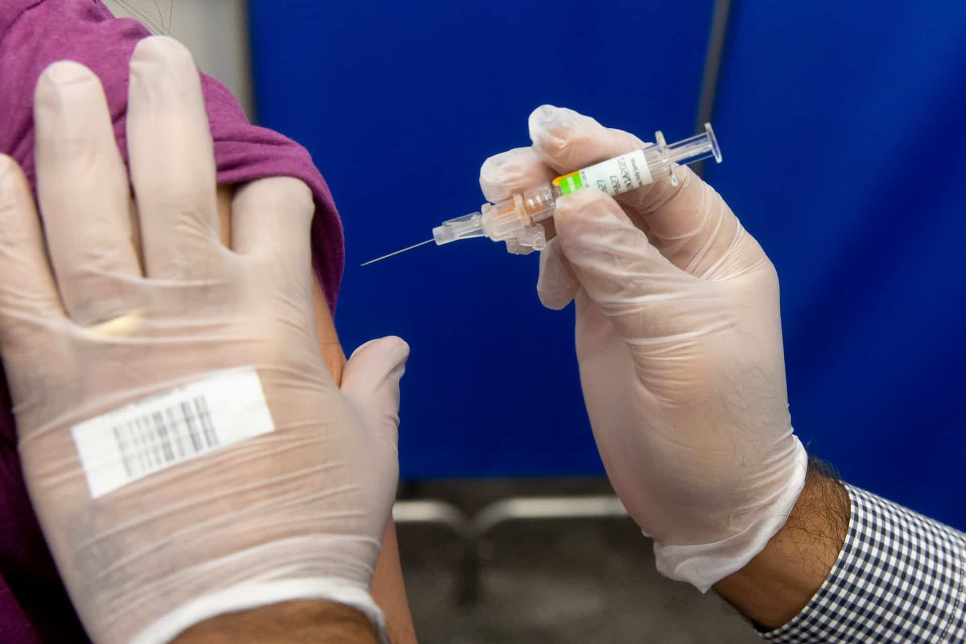 Κορωνοϊός: Ενθαρρυντικά νέα για το εμβόλιο της Οξφόρδης - Προκάλεσε ισχυρή ανοσοαπόκριση σε ηλικιωμένους
