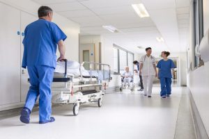 Η Astellas στηρίζει την προσπάθεια αντιμετώπισης της πανδημίας