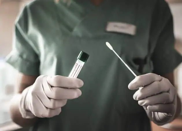 Η Roche θα Ξεκινήσει Ταχύ Ιολογικό Τεστ για την COVID-19 από τα Τέλη Σεπτεμβρίου