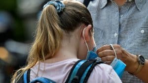 Έρευνα-απάντηση σε αρνητές της μάσκας: Απίθανο η μάσκα να παγιδεύσει διοξείδιο του άνθρακα