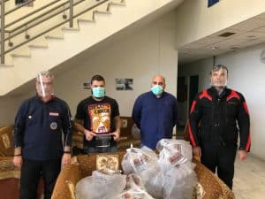 Δωρίζει και θωρακίζει με μάσκες η ερευνητική ομάδα του TED3D