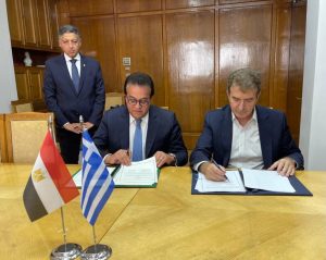 Με τον Αιγύπτιο ομόλογό του, Καθηγητή Khaled Abdel Ghaffar συναντήθηκε την Τετάρτη 13 Σεπτεμβρίου 2023 στο υπουργείο Υγείας ο Υπουργός Υγείας, Μιχάλης Χρυσοχοΐδης